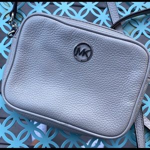 ✨ Michael Kors small crossbody bag✨